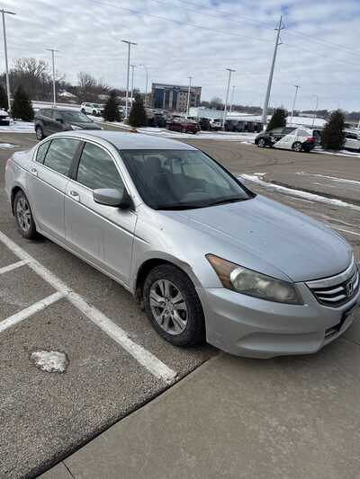 2011 Honda Accord, $6495. Photo 2