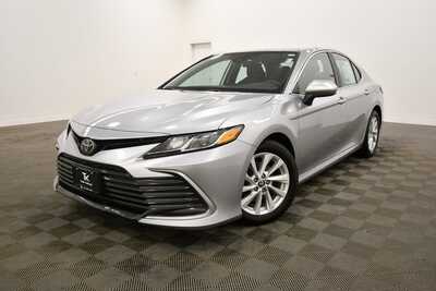 2022 Toyota Camry, $17995. Photo 2