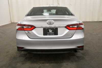 2022 Toyota Camry, $17995. Photo 6