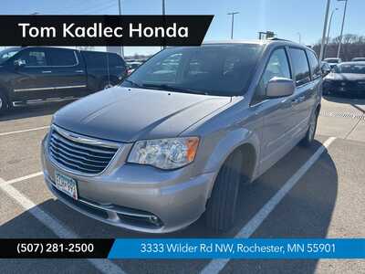 2014 Chrysler Town & Country, $7795. Photo 1