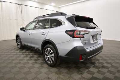 2022 Subaru Outback, $26795. Photo 5