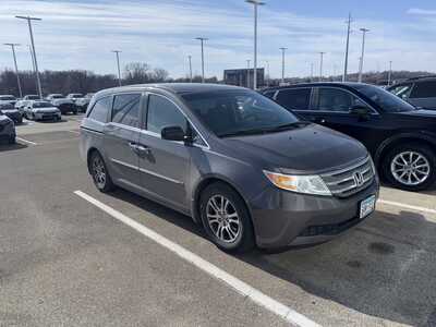 2012 Honda Odyssey, $9999. Photo 2