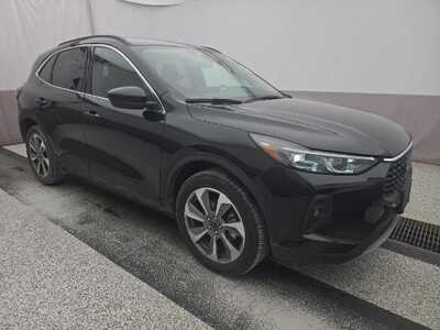 2025 Ford Escape, $30889. Photo 2