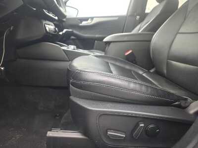 2025 Ford Escape, $30180. Photo 3