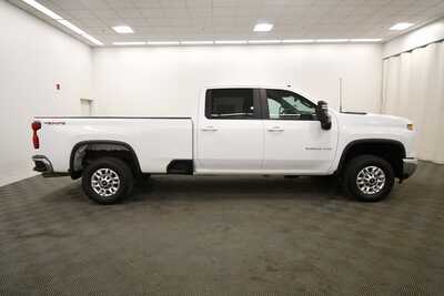 2024 Chevrolet 2500 Crew Cab, $57995. Photo 9