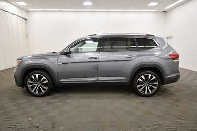 2023 Volkswagen Atlas, $36295. Photo 3