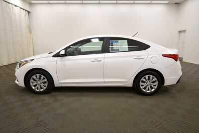 2022 Hyundai Accent, $14995. Photo 4