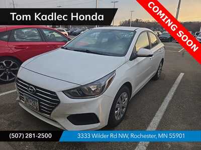 2022 Hyundai Accent, $15495. Photo 1