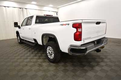 2024 Chevrolet 2500 Crew Cab, $50995. Photo 5
