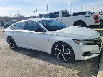 2021 Honda Accord, $23795. Photo 2