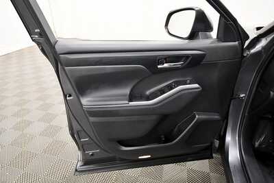 2022 Toyota Highlander, $36499. Photo 11