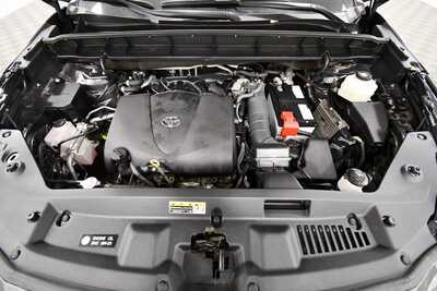 2022 Toyota Highlander, $36499. Photo 9