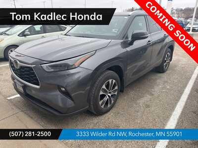 2022 Toyota Highlander, $37795. Photo 1