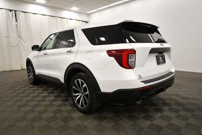 2022 Ford Explorer, $31265. Photo 5