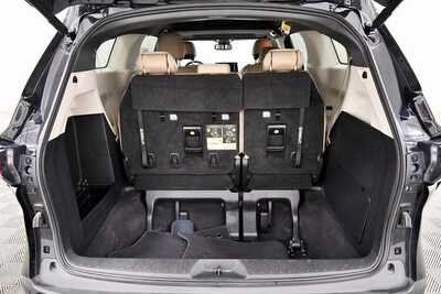 2022 Toyota Sienna, $34335. Photo 7