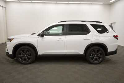 2025 Honda Pilot, $44250. Photo 4
