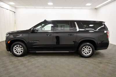 2021 Chevrolet Suburban, $40895. Photo 4