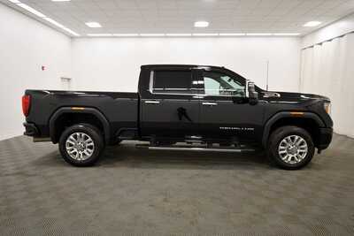 2020 GMC 3500 Crew Cab, $61795. Photo 8