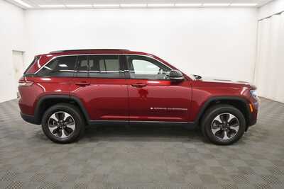 2024 Jeep Grand Cherokee, $23999. Photo 9