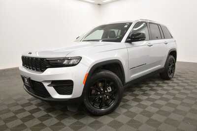 2024 Jeep Grand Cherokee, $31499. Photo 2