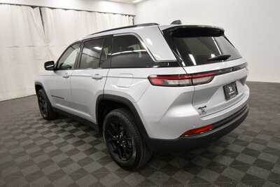 2024 Jeep Grand Cherokee, $31499. Photo 5