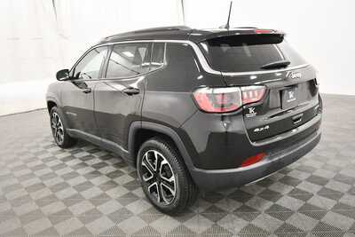 2023 Jeep Compass, $22999. Photo 5