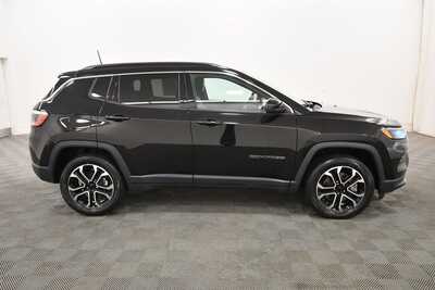 2023 Jeep Compass, $22999. Photo 9
