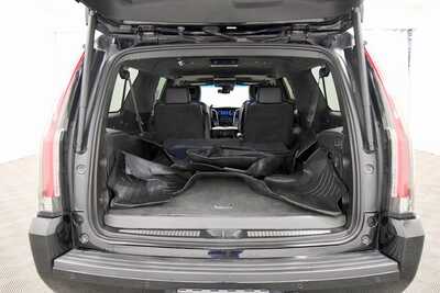 2018 Cadillac Escalade ESV, $28009. Photo 7