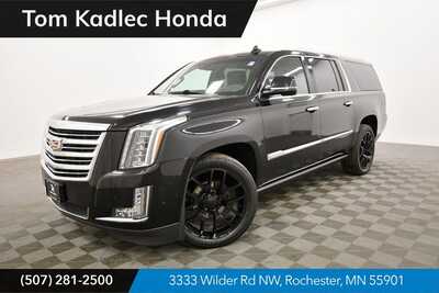 2018 Cadillac Escalade ESV, $28009. Photo 1