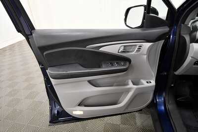 2022 Honda Ridgeline, $27995. Photo 12