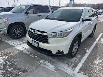 2015 Toyota Highlander, $15999. Photo 2