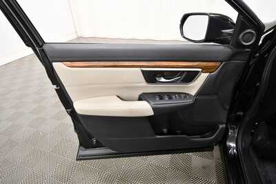 2017 Honda CR-V, $17995. Photo 10