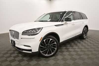 2022 Lincoln Aviator, $41295. Photo 2