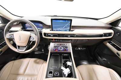 2022 Lincoln Aviator, $41295. Photo 3
