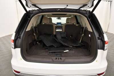 2022 Lincoln Aviator, $41295. Photo 7