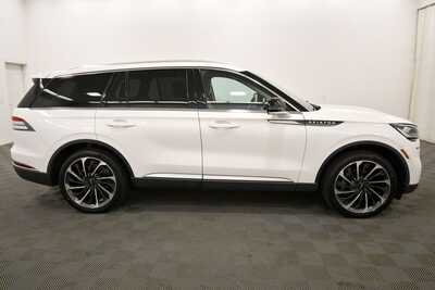 2022 Lincoln Aviator, $41295. Photo 9