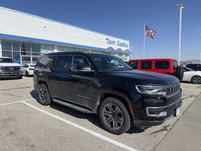 2022 Jeep Wagoneer, $38395. Photo 2