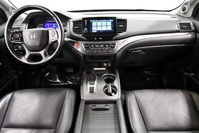 2022 Honda Pilot, $18999. Photo 3