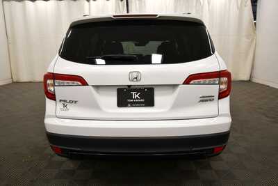 2022 Honda Pilot, $18999. Photo 6