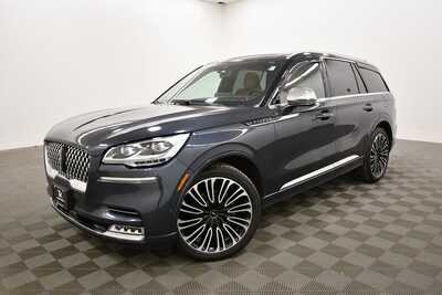 2022 Lincoln Aviator, $39999. Photo 2