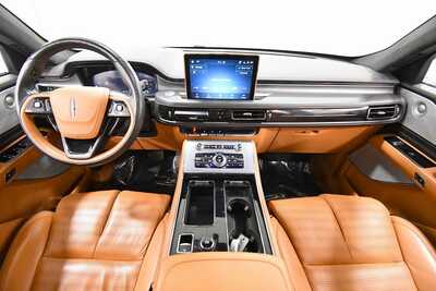 2022 Lincoln Aviator, $39999. Photo 3
