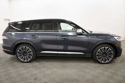 2022 Lincoln Aviator, $39999. Photo 9