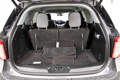 2022 Ford Explorer, $29849. Photo 7