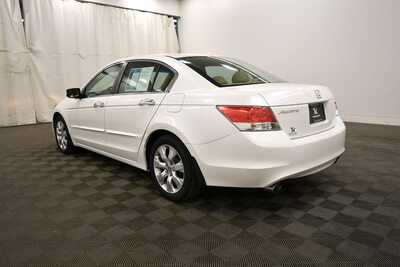 2009 Honda Accord, $8845. Photo 5