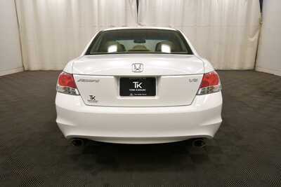 2009 Honda Accord, $8845. Photo 6
