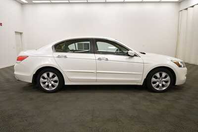 2009 Honda Accord, $8845. Photo 9