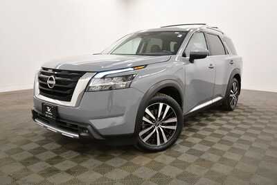 2023 Nissan Pathfinder, $34349. Photo 2