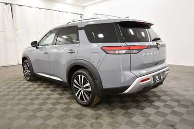 2023 Nissan Pathfinder, $34349. Photo 5