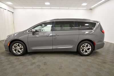 2022 Chrysler Pacifica, $30295. Photo 4