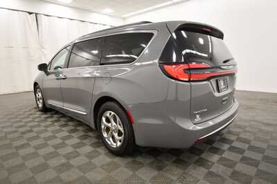2022 Chrysler Pacifica, $30295. Photo 5